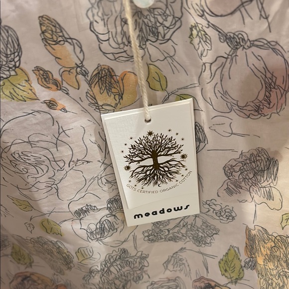 Meadows Floral Long Sleeve Blouse with Peter Pan Collar - NWT - Picture 4 of 5